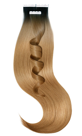Premium Tape-in Extensions - Frau trägt gerade platinblond Verlängerungen