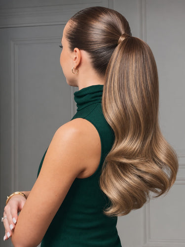 Doczepiany kucyk Czekoladowy Ciemny Brąz i Miodowy Blond — zdjęcie na modelce, Rubin Extensions