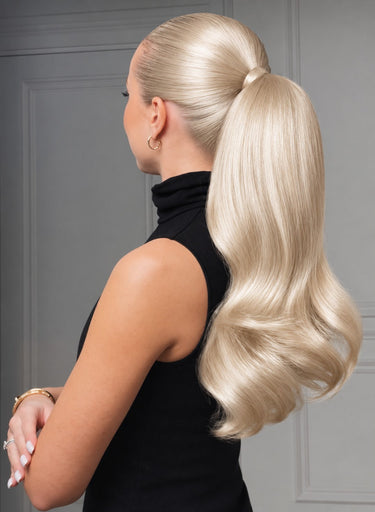 Zdjęcie na modelce — PONYTAIL LUXURY EXTENSIONS Platynowy Blond